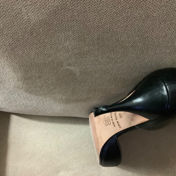 Leather Shoes - Picture 5 of 5